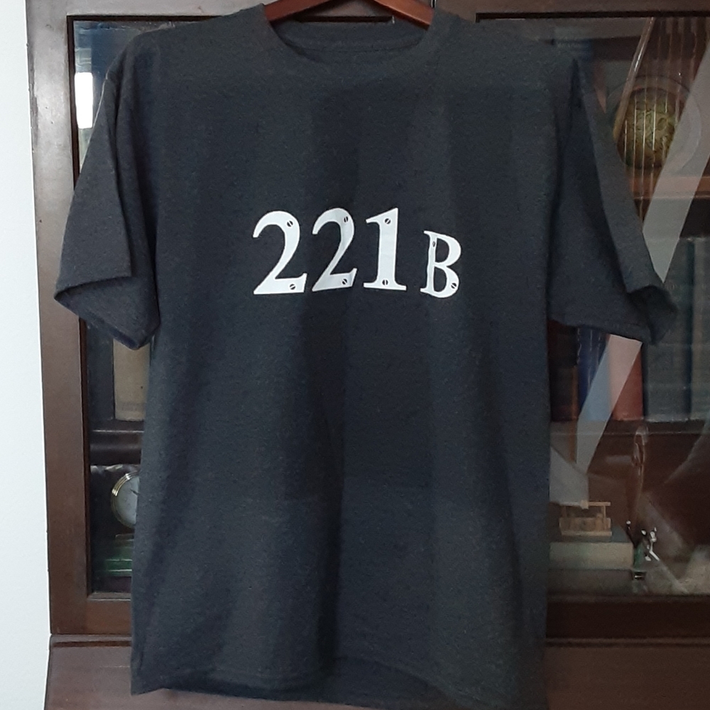 Hanes Large Tagless Sherlock 221B mens size